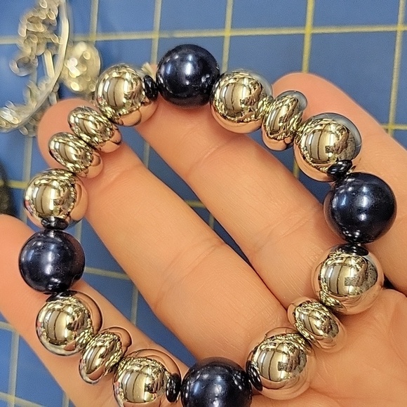 Silver & Blue Bead Stretch Bracelet - Picture 4 of 4